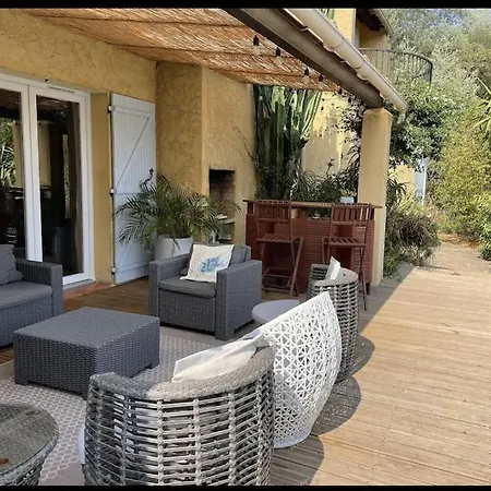 Villa Belle Maison Vue Montagne Avec Piscine Privee A 5 Minutes De La Et Village.i *